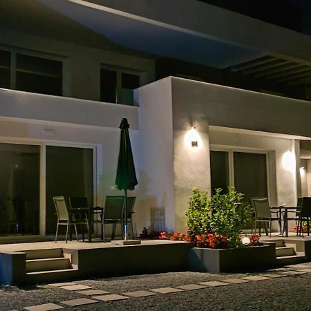 Aquarama Suites Nea Iraklitsa Exterior photo