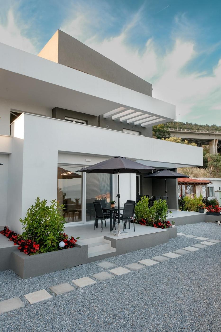 Aquarama Suites Nea Iraklitsa Exterior photo