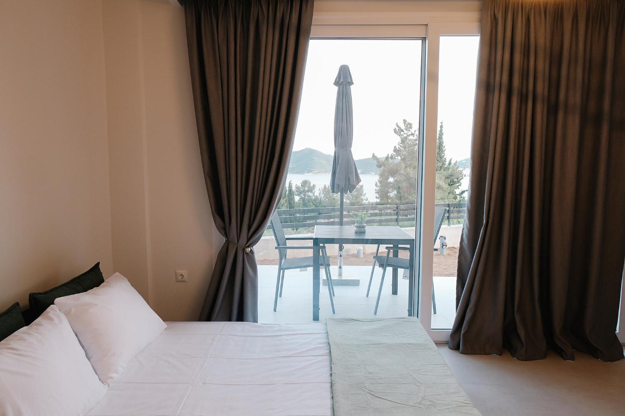 Aquarama Suites Nea Iraklitsa Exterior photo