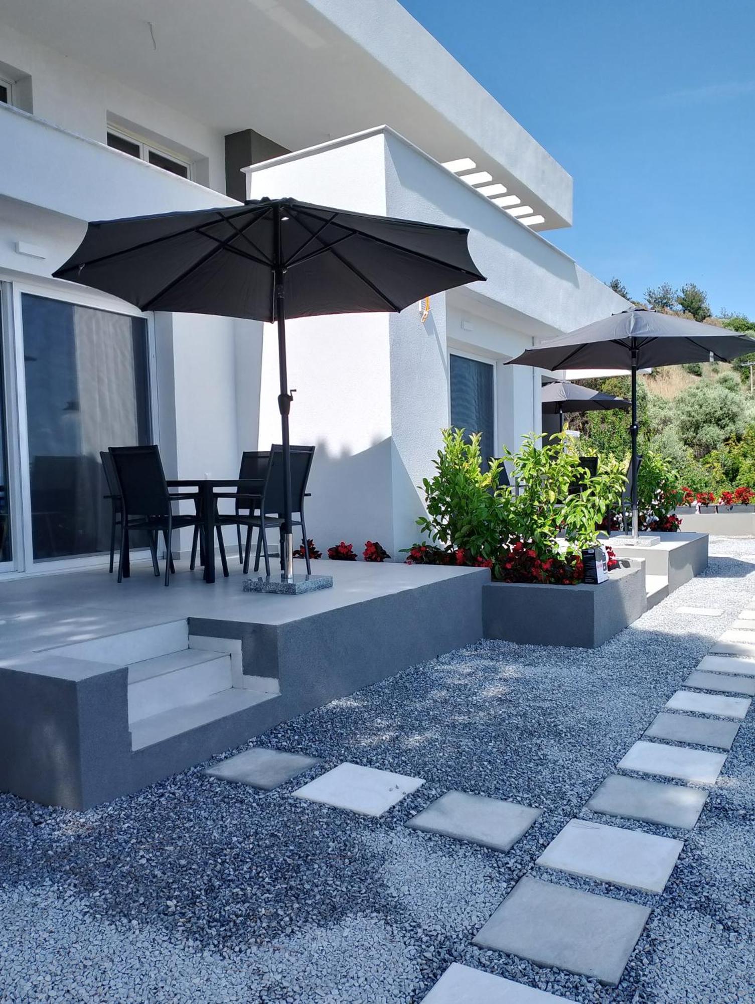 Aquarama Suites Nea Iraklitsa Exterior photo